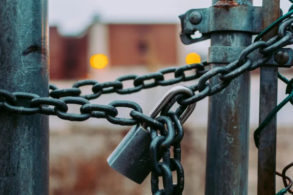 2FA nel 2026: perché le password non bastano più (e come proteggersi davvero) 🔐📱